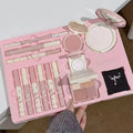💄 Kit Completo de Maquiagem com 13 Itens: 4 Glosses Labiais, Óleo Labial, Creme Labial, Delineador, Máscara de Cílios, Caneta para Sobrancelhas, Blush, Iluminador, Paleta de Sombras e Pó Compacto. ✨