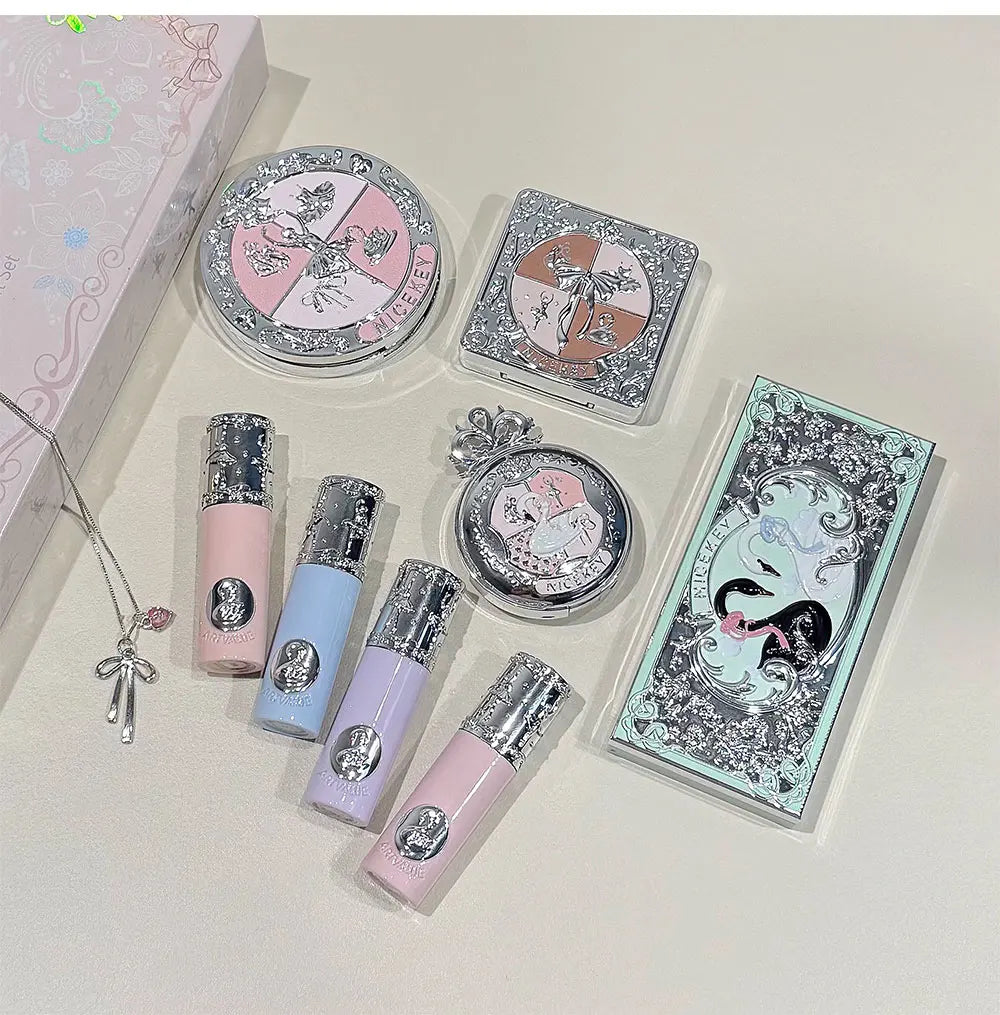 Kit de Maquiagem NICEKEY Pink Ballet Completo com 4 Batons Líquidos Matte, Blush, Pó Compacto, Paleta de Sombras, Paleta de Contorno e Colar Brinde. 💄✨