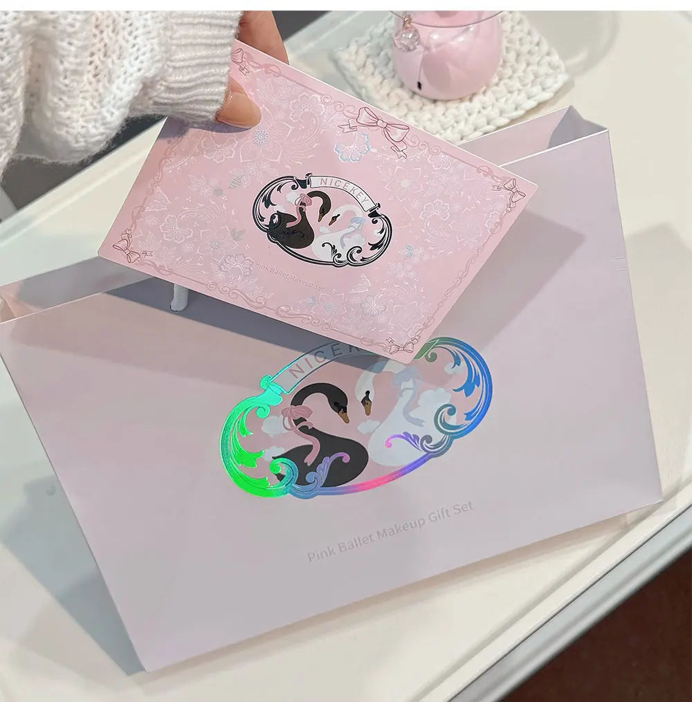 Kit de Maquiagem NICEKEY Pink Ballet Completo com 4 Batons Líquidos Matte, Blush, Pó Compacto, Paleta de Sombras, Paleta de Contorno e Colar Brinde. 💄✨