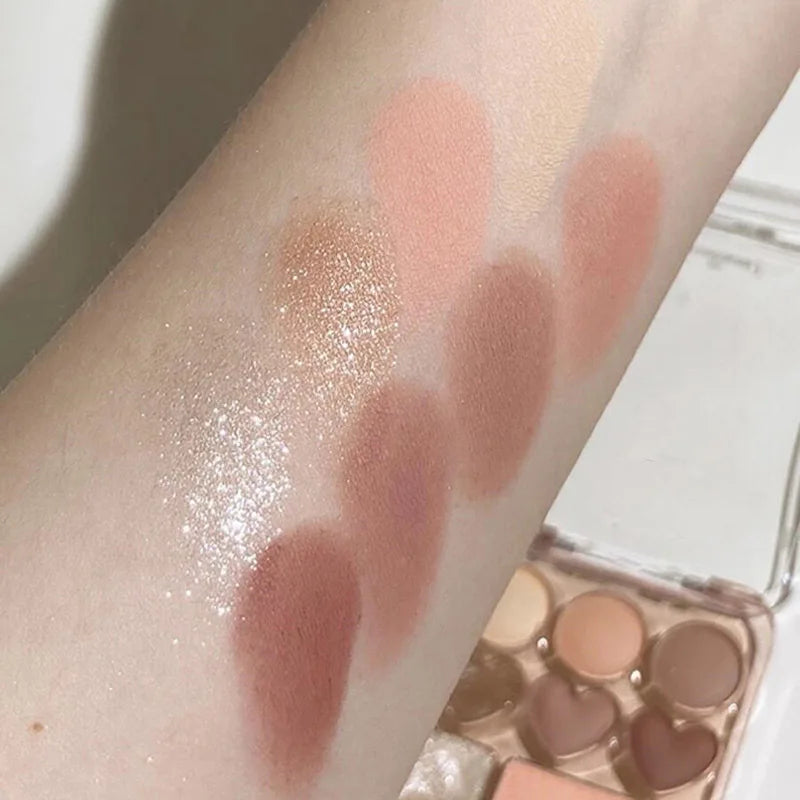 💖✨ Paleta 3 em 1 Coração – Sombras, Blush e Iluminador