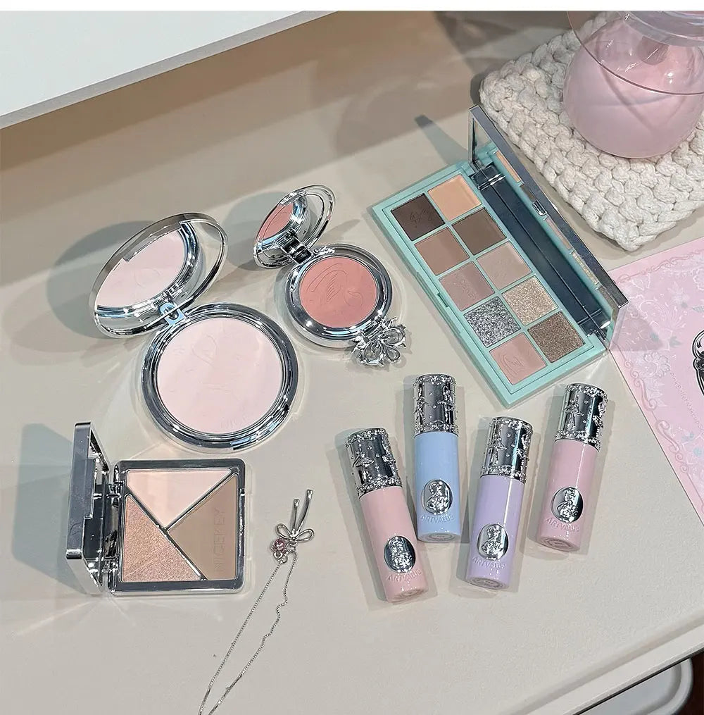 Kit de Maquiagem NICEKEY Pink Ballet Completo com 4 Batons Líquidos Matte, Blush, Pó Compacto, Paleta de Sombras, Paleta de Contorno e Colar Brinde. 💄✨