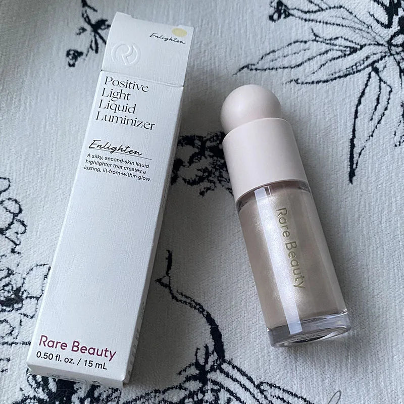 Iluminador e Blush Rare Beauty – Toque Sedoso e Luminoso